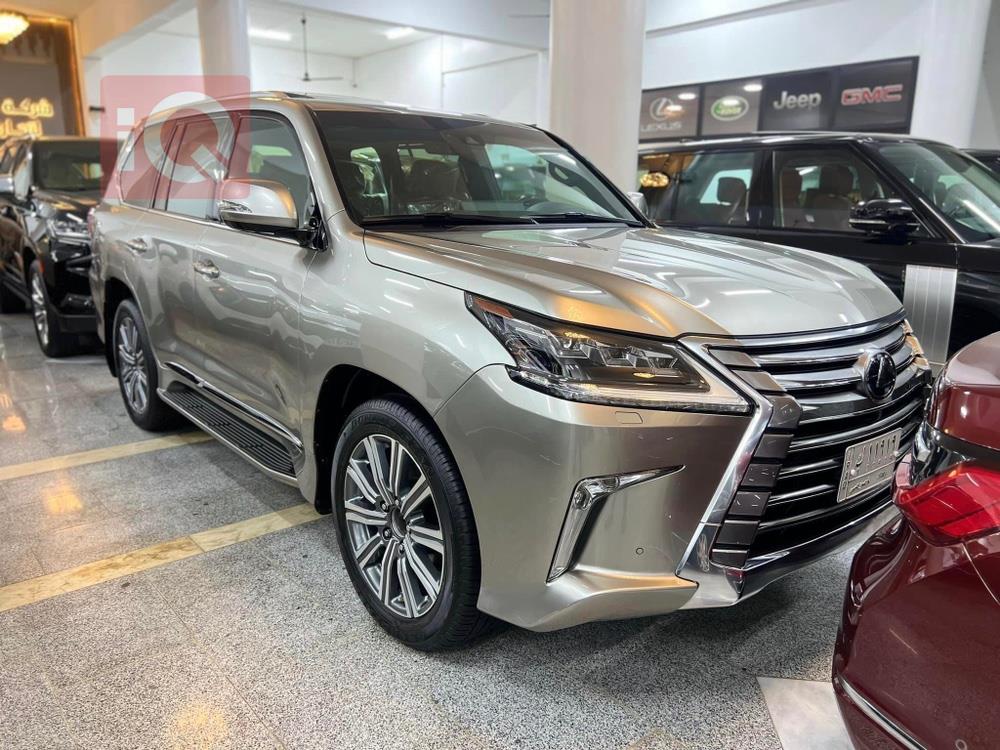 Lexus LX